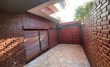 Casa en venta - 5 Dormitorios 5 Baños - Cocheras - 400Mts2 - La Plata