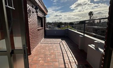 Casa en venta - 5 Dormitorios 5 Baños - Cocheras - 400Mts2 - La Plata