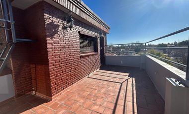 Casa en venta - 5 Dormitorios 5 Baños - Cocheras - 400Mts2 - La Plata