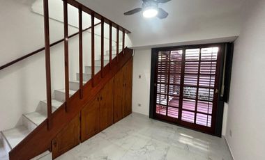 Casa en venta - 5 Dormitorios 5 Baños - Cocheras - 400Mts2 - La Plata