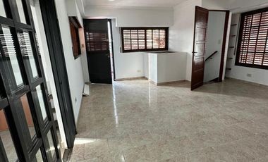 Casa en venta - 5 Dormitorios 5 Baños - Cocheras - 400Mts2 - La Plata