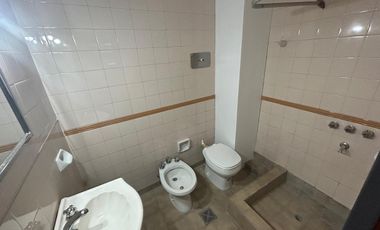 Casa en venta - 5 Dormitorios 5 Baños - Cocheras - 400Mts2 - La Plata