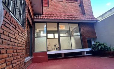 Casa en venta - 5 Dormitorios 5 Baños - Cocheras - 400Mts2 - La Plata