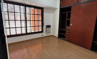 Casa en venta - 5 Dormitorios 5 Baños - Cocheras - 400Mts2 - La Plata