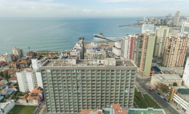 Venta departamento 4 ambientes a estrenar zona La Perla vista al mar con cochera