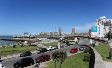 Venta departamento 4 ambientes a estrenar zona La Perla vista al mar con cochera