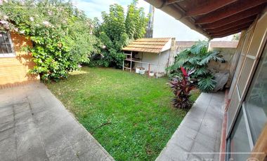 APTA A CREDITO!! BONITA CASA ESTILO AMERICANA DE 3 AMBIENTES EN UNA SOLA PLANTA!