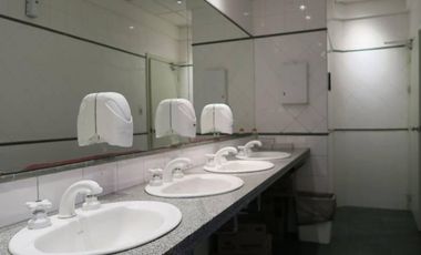Edificio Columbus, Oficina en alquiler totalmente equipada lista para entrar