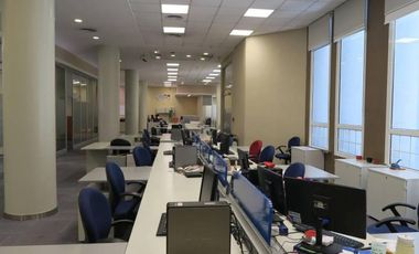 Edificio Columbus, Oficina en alquiler totalmente equipada lista para entrar
