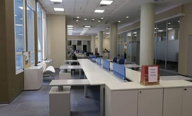 Edificio Columbus, Oficina en alquiler totalmente equipada lista para entrar