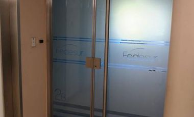 Oficina en alquiler en Puerto Madero en edificio de categoría