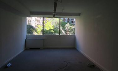 Oficina en alquiler en Puerto Madero en edificio de categoría
