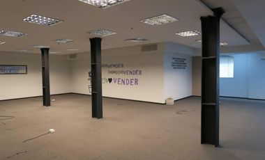Oficina en Alquiler con vista al rio en excelente estado lista para ocupar