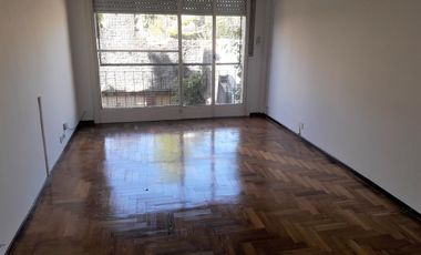 Departamento 3 ambientes. Excelente ubicación. Apto crédito.
