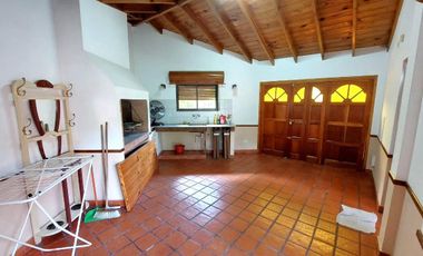 Casa (en PH) - Venta  - Villa Gesell - 4 Ambientes - Gas Natural