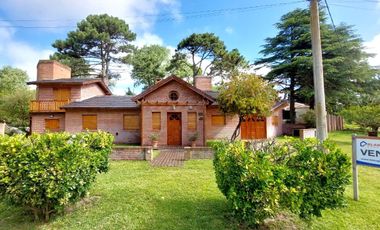Casa (en PH) - Venta  - Villa Gesell - 4 Ambientes - Gas Natural