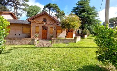 Casa (en PH) - Venta  - Villa Gesell - 4 Ambientes - Gas Natural