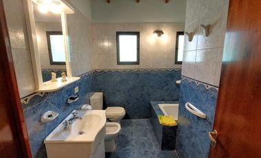 Casa (en PH) - Venta  - Villa Gesell - 4 Ambientes - Gas Natural