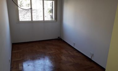 Departamento 3 ambientes. Excelente ubicación. Apto crédito.