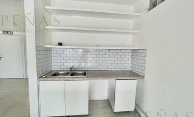 Impecable Oficina 100 m2 en zona Nuñez Belrgrano con Balcón - Seguridad y cochera