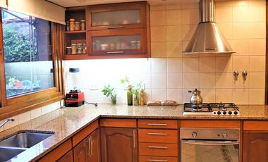 VENTA, CHALET EN EL CORAZÓN DE BARRIO PARQUE BERNAL