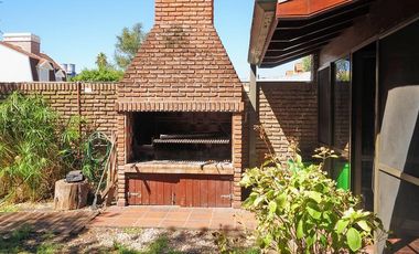 VENTA, CHALET EN EL CORAZÓN DE BARRIO PARQUE BERNAL