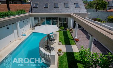 Casa en  Bernal - Venta