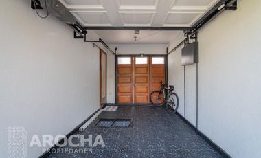Casa en  Bernal - Venta