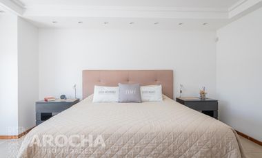 Casa en  Bernal - Venta