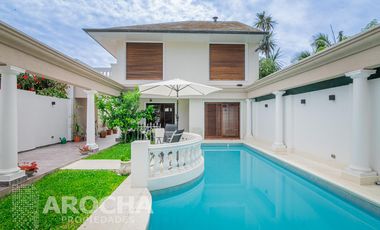 Casa en  Bernal - Venta