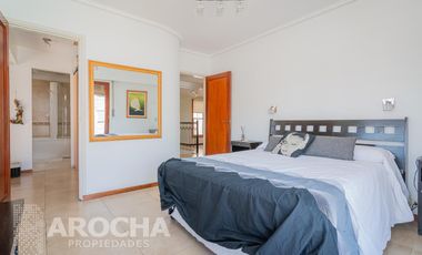 Casa en  Bernal - Venta