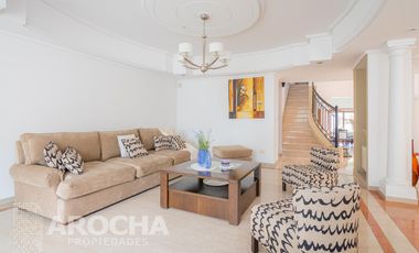 Casa en  Bernal - Venta