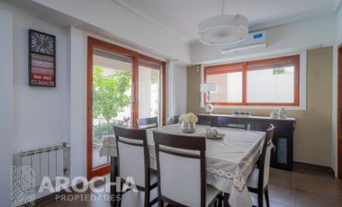 Casa en  Bernal - Venta