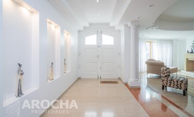 Casa en  Bernal - Venta
