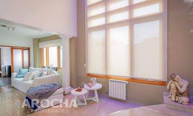 Casa en  Bernal - Venta