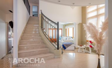 Casa en  Bernal - Venta