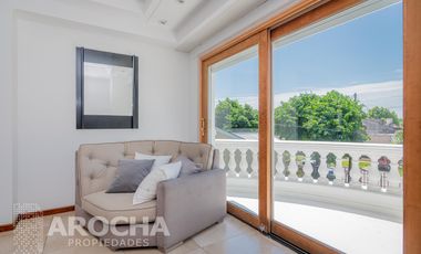 Casa en  Bernal - Venta