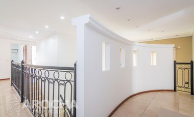 Casa en  Bernal - Venta