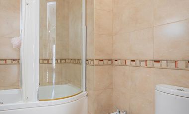 Casa en  Bernal - Venta