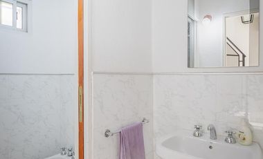 Casa en  Bernal - Venta