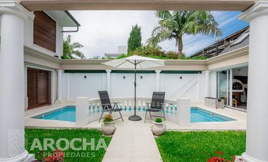 Casa en  Bernal - Venta