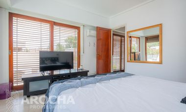 Casa en  Bernal - Venta