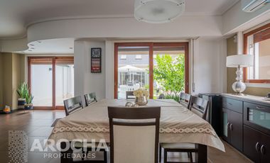 Casa en  Bernal - Venta