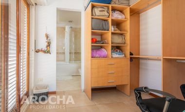 Casa en  Bernal - Venta