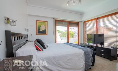 Casa en  Bernal - Venta