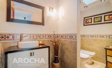 Casa en  Bernal - Venta