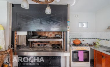 Casa en  Bernal - Venta