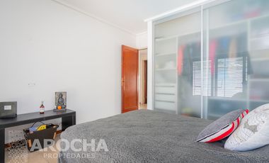 Casa en  Bernal - Venta