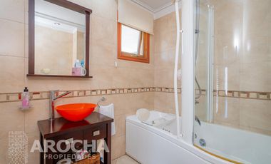 Casa en  Bernal - Venta