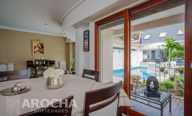 Casa en  Bernal - Venta